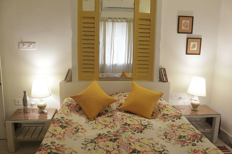 Hotel 5/4 - Calcutta's Freshest Bnb