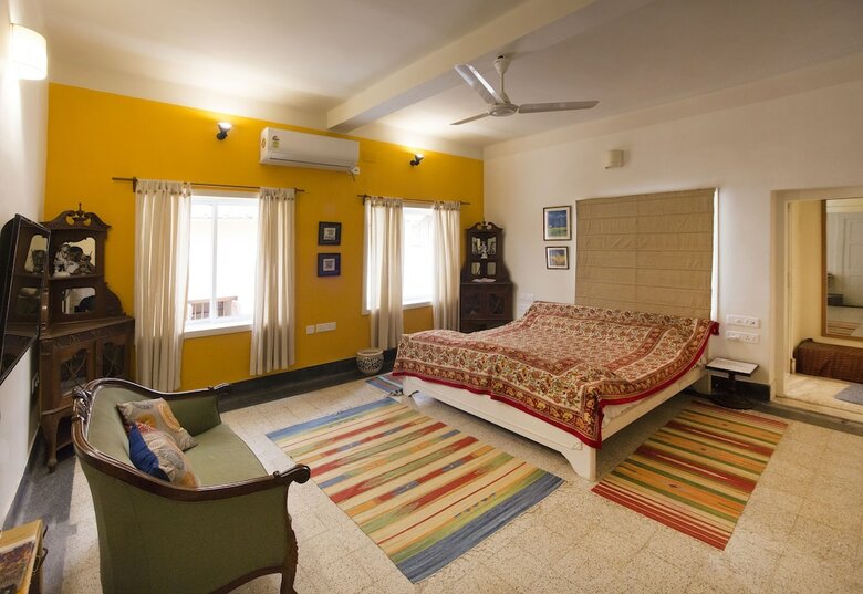 Hotel 5/4 - Calcutta's Freshest Bnb