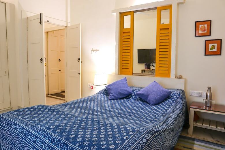 Hotel 5/4 - Calcutta's Freshest Bnb