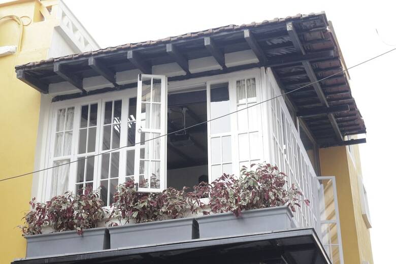 Hotel 5/4 - Calcutta's Freshest Bnb
