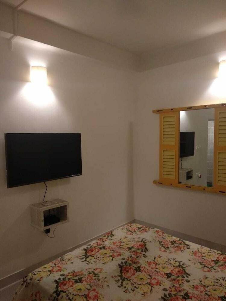 Hotel 5/4 - Calcutta's Freshest Bnb