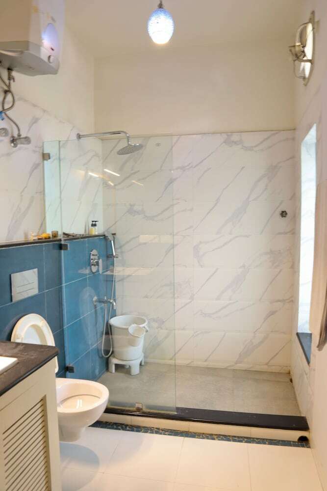 Hotel 5/4 - Calcutta's Freshest Bnb