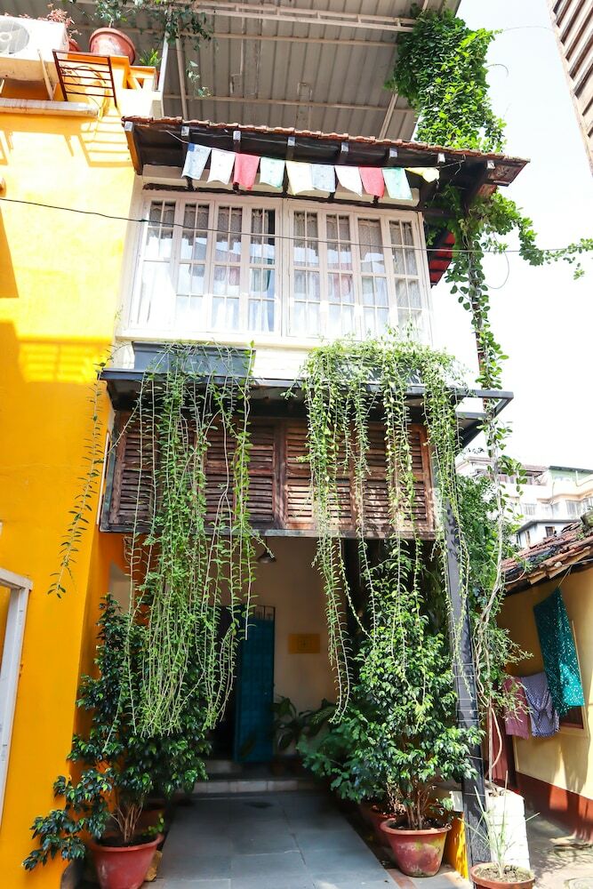 Hotel 5/4 - Calcutta's Freshest Bnb