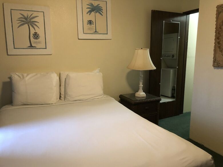 Banyan Harbor Resort
