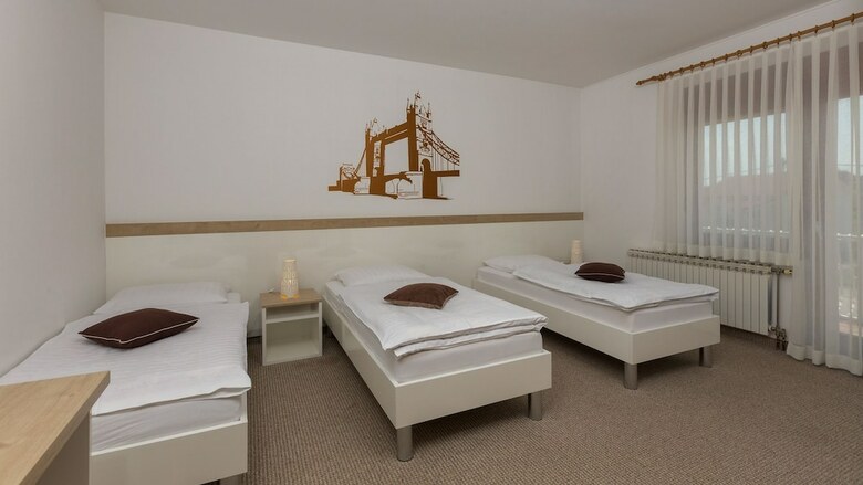 Hotel Rooms Ple?ka Zagreb Airport