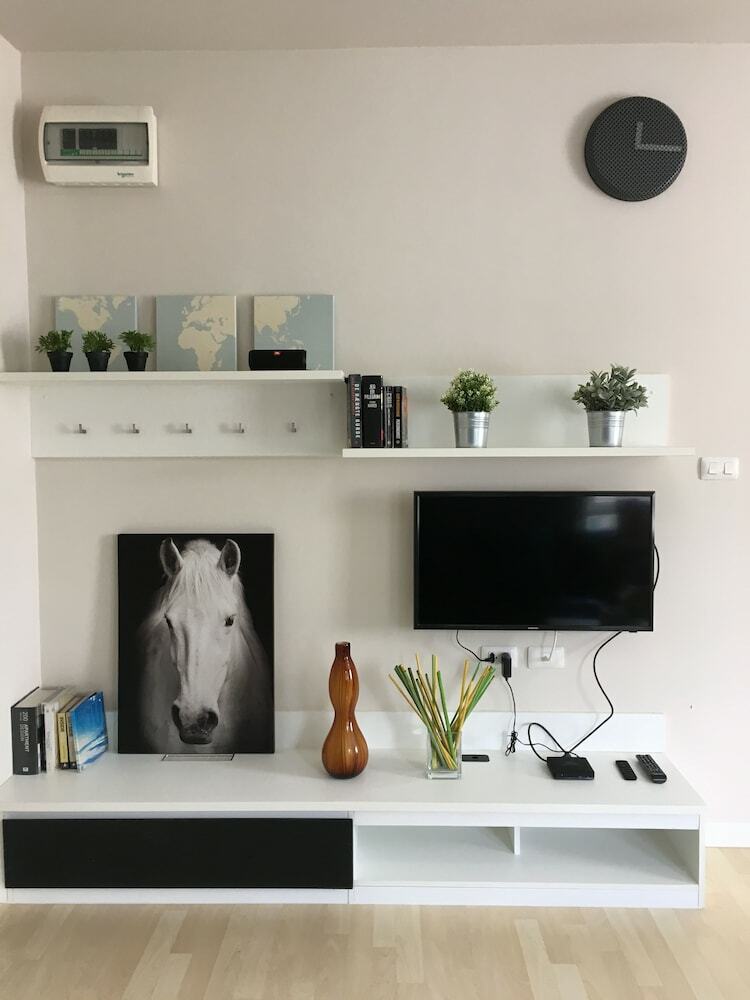 Modern Studio Room At Kathu