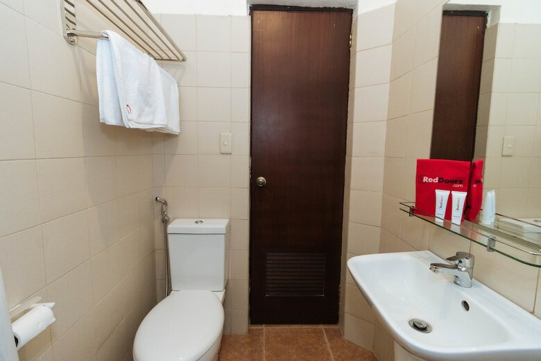 Hotel Reddoorz @ San Antonio Makati