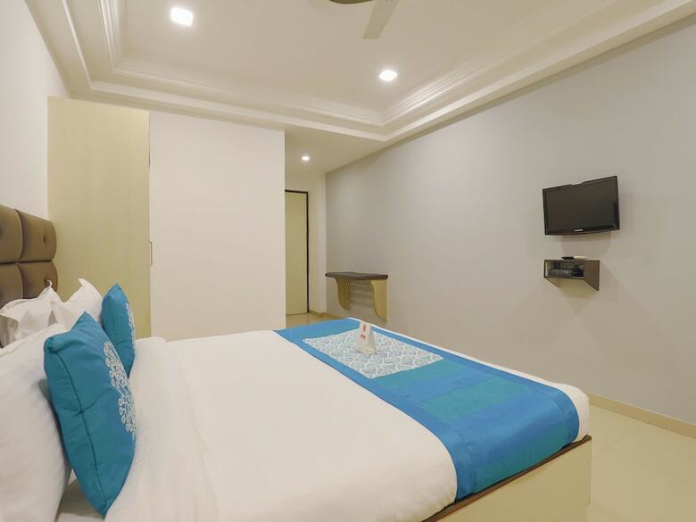 Hotel Oyo Flagship 321 Vastrapur Ahmedabad