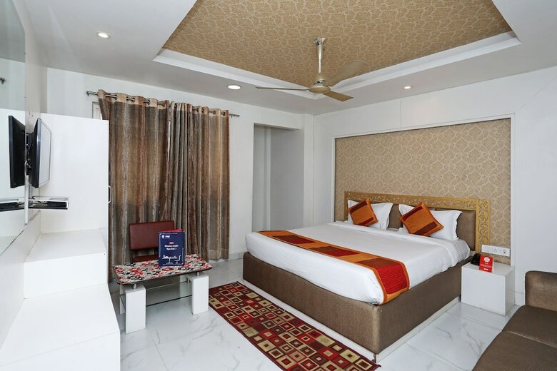 Oyo 10277 Hotel Delux Golden