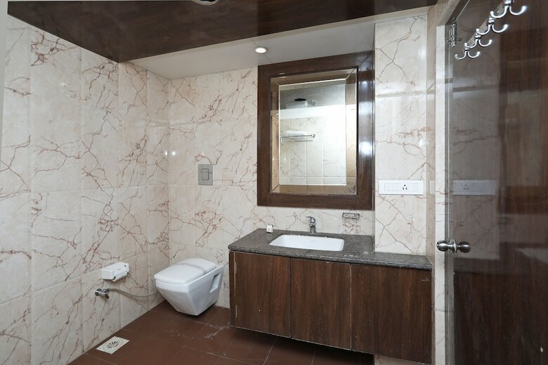 Oyo 10277 Hotel Delux Golden