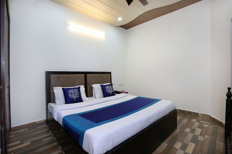 Hotel Oyo 9602 Near Railway Station
