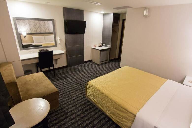 Carry Hotel