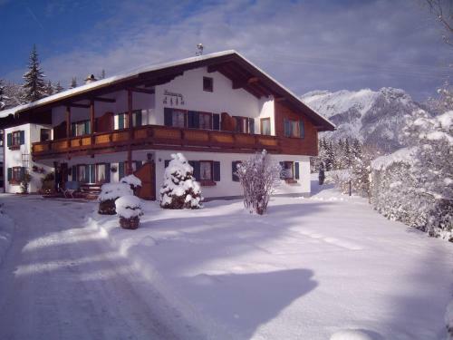 Hostal Pension Herzogh�usel