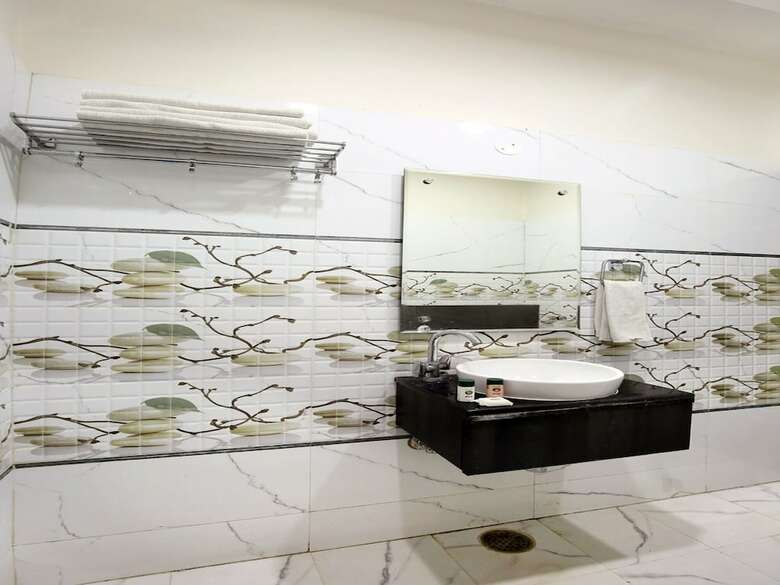 Oyo 7100 Hotel Crossroads