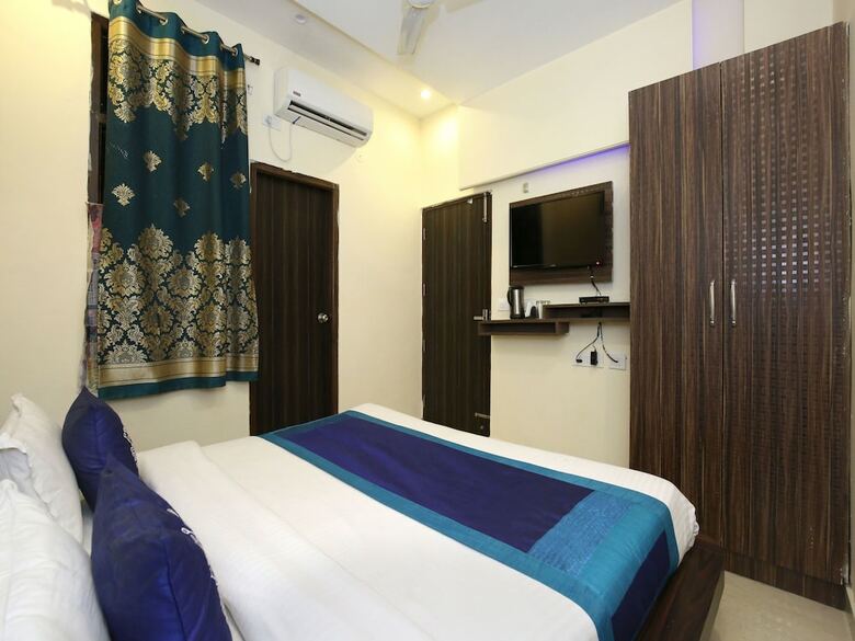 Oyo 10145 Hotel Jk