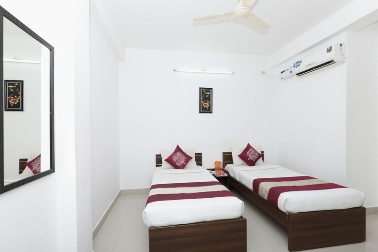 Hotel Oyo 4357 The Mangrove Wood Residency