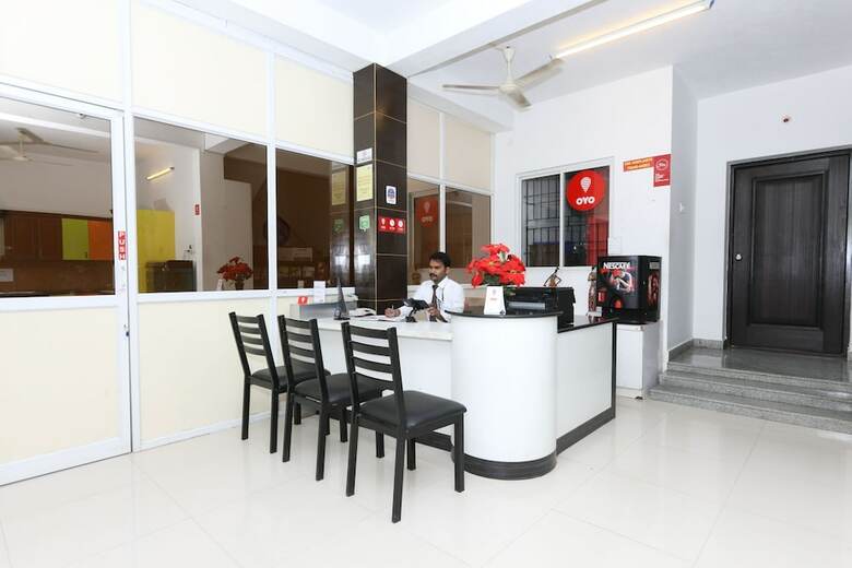 Hotel Oyo 4357 The Mangrove Wood Residency