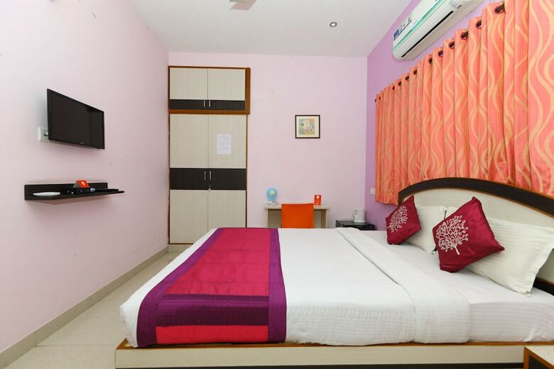 Oyo 2612 Hotel Fiesta House