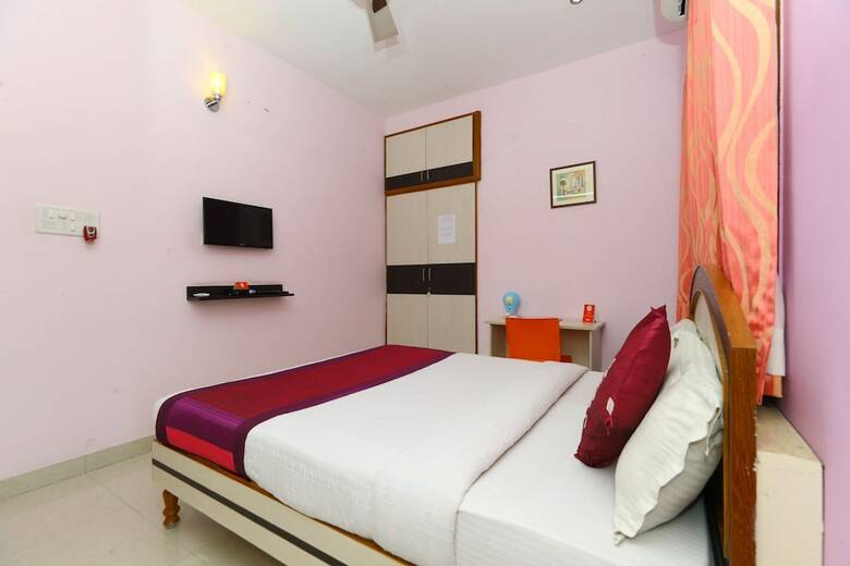 Oyo 2612 Hotel Fiesta House