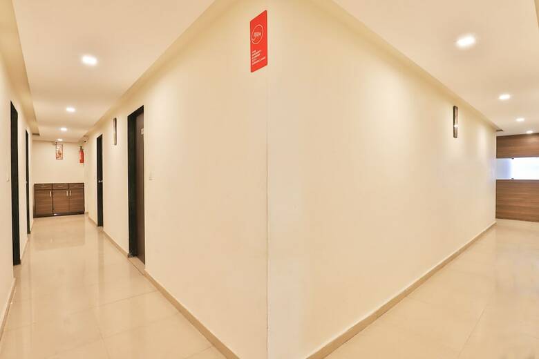 Oyo 6752 Hotel Apollo
