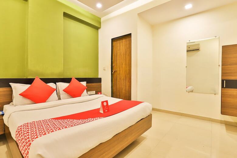 Oyo 6752 Hotel Apollo