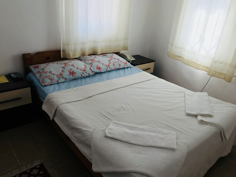 Hotel Cam Otel