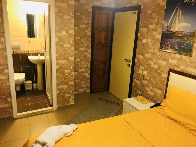 Hotel Cam Otel