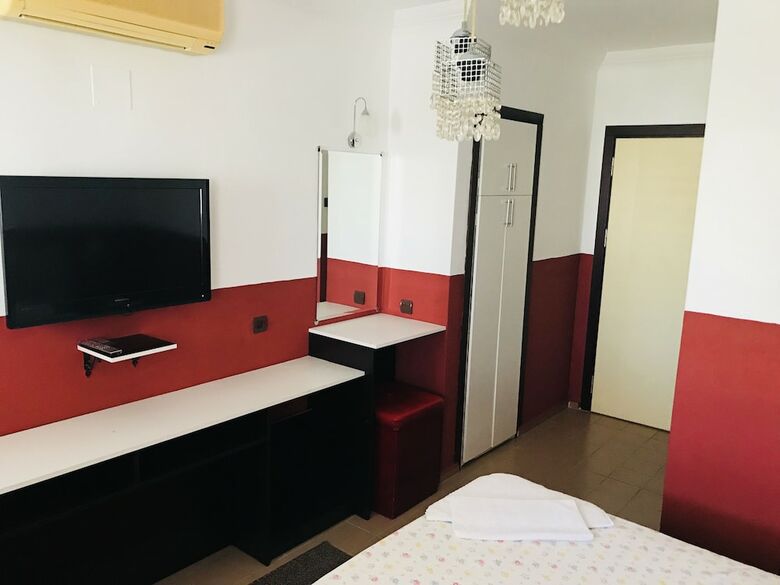 Hotel Cam Otel