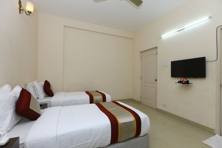 Oyo 10106 Hotel Nlbr
