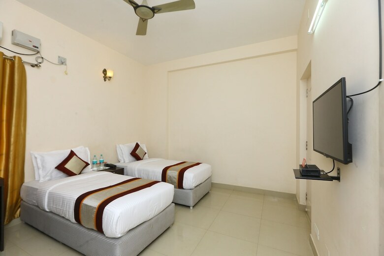 Oyo 10106 Hotel Nlbr