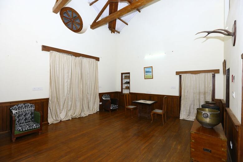 Hotel Oyo 9080 Hillwood Cottages