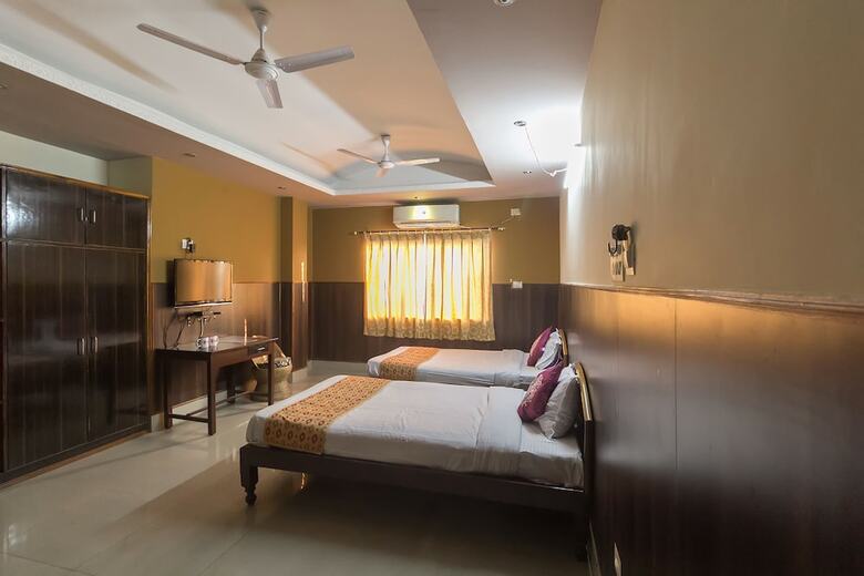 Hotel Oyo 6996 Near Beltola