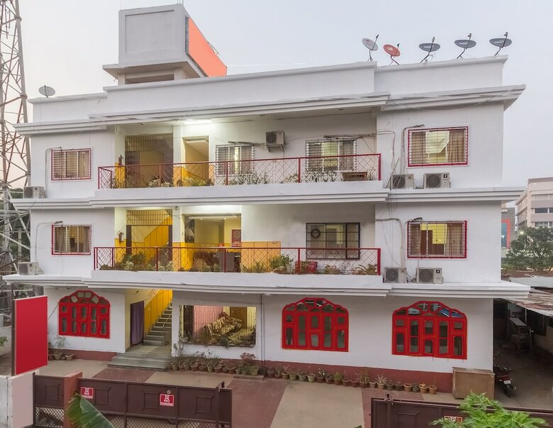 Hotel Oyo 6996 Near Beltola