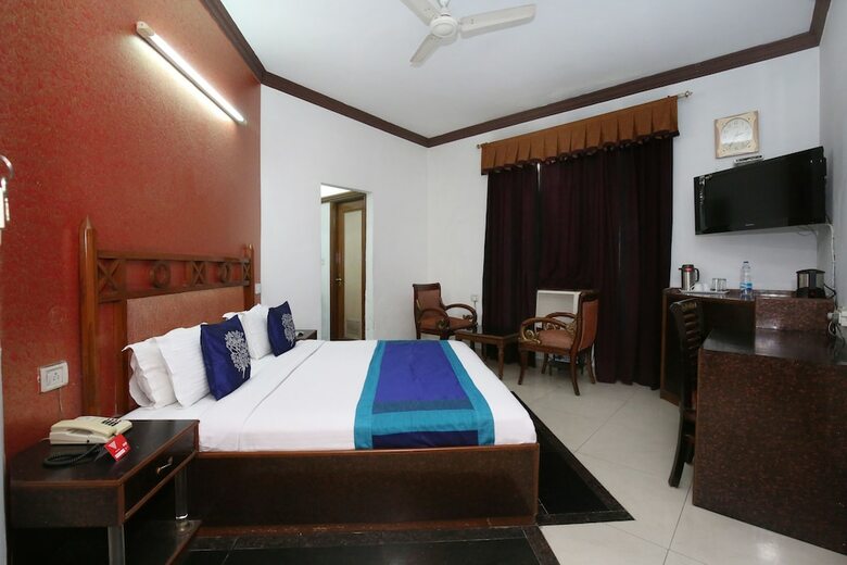 Oyo 9985 Hotel Sekhon Grand