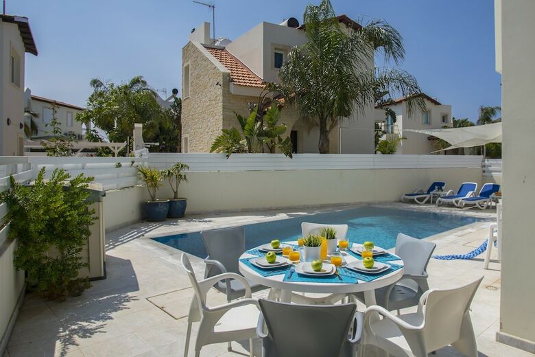 Protaras Villa Raflia