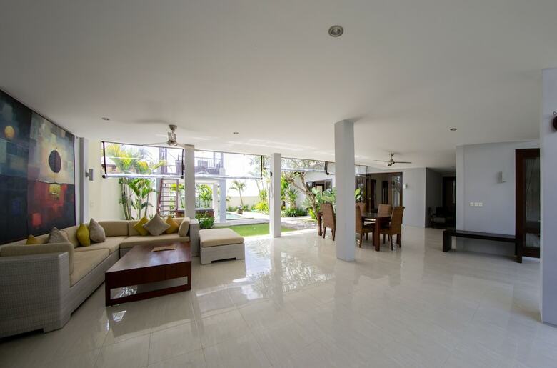 Villa Seratus