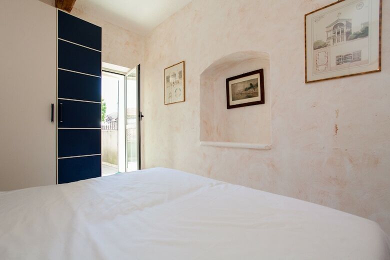 Apartments Frere