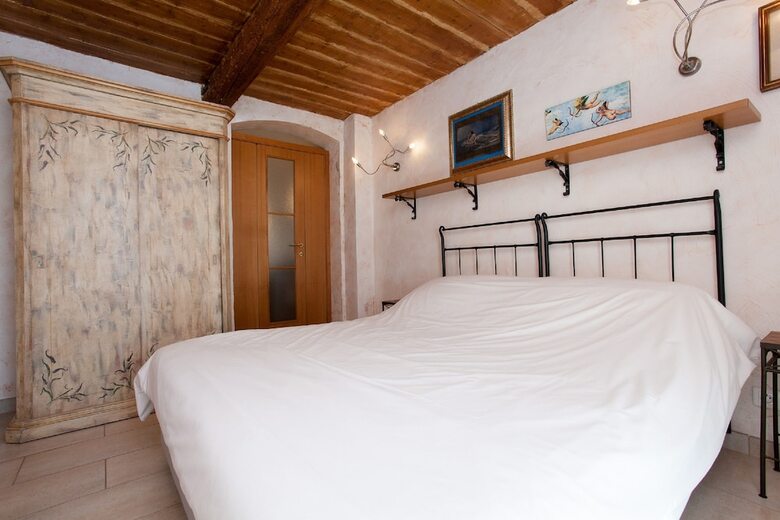 Apartments Frere