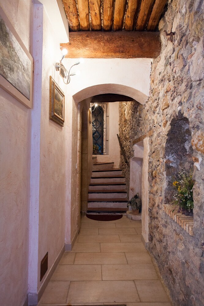 Apartments Frere