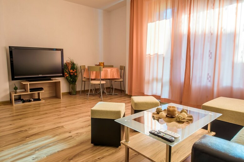 Domus Apartments