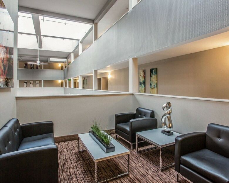 Hotel Quality Suites Nashville Airport