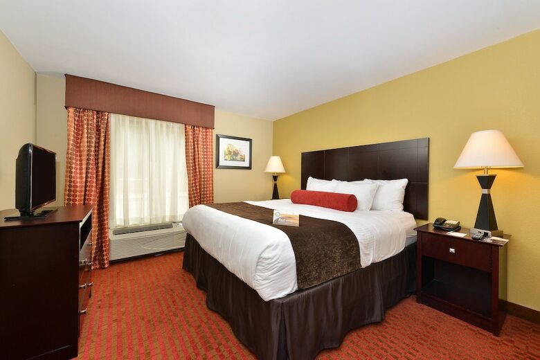 Hotel Quality Suites Nashville Airport