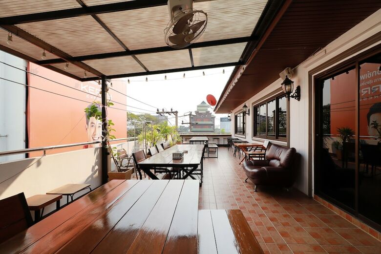 Hostal Oyo 531 Le Light House & Hostel