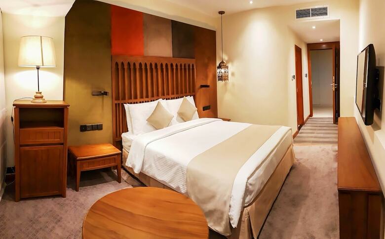 Al Falaj Hotel