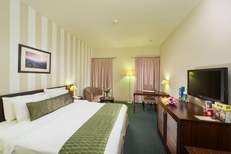 Al Falaj Hotel