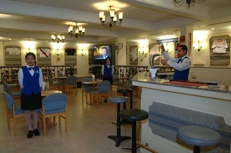 Al Falaj Hotel