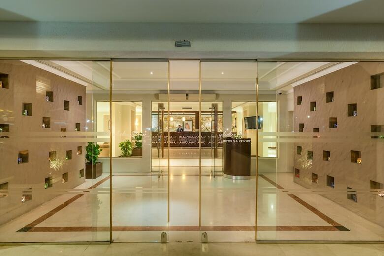 Al Falaj Hotel