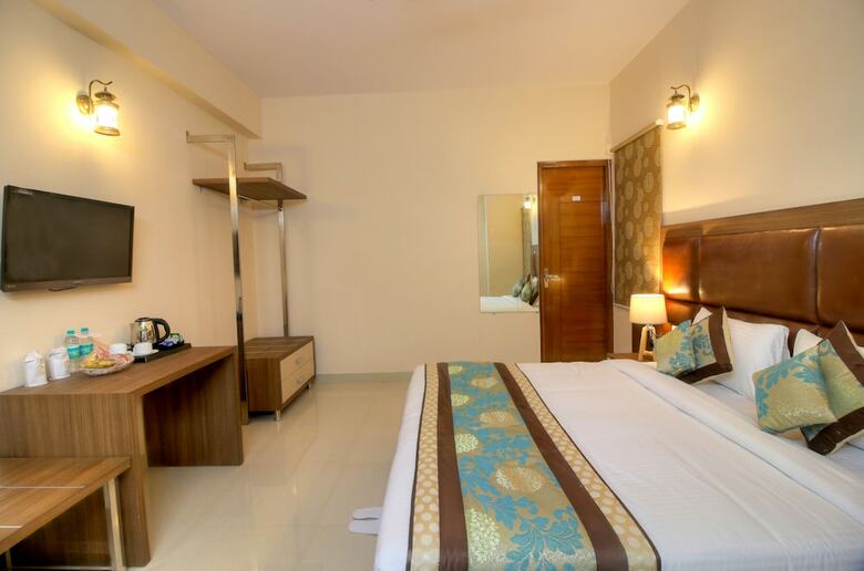 Hotel Atithi Suites