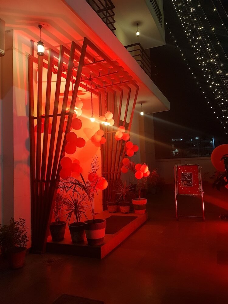 Hotel Atithi Suites