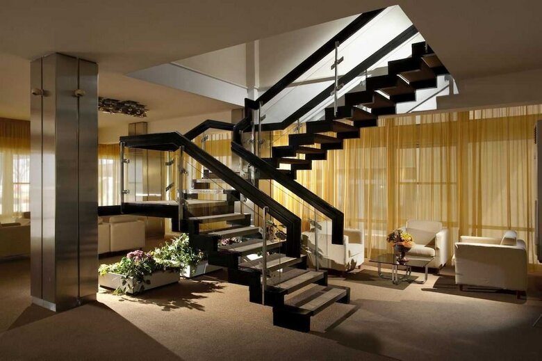 Hotel President